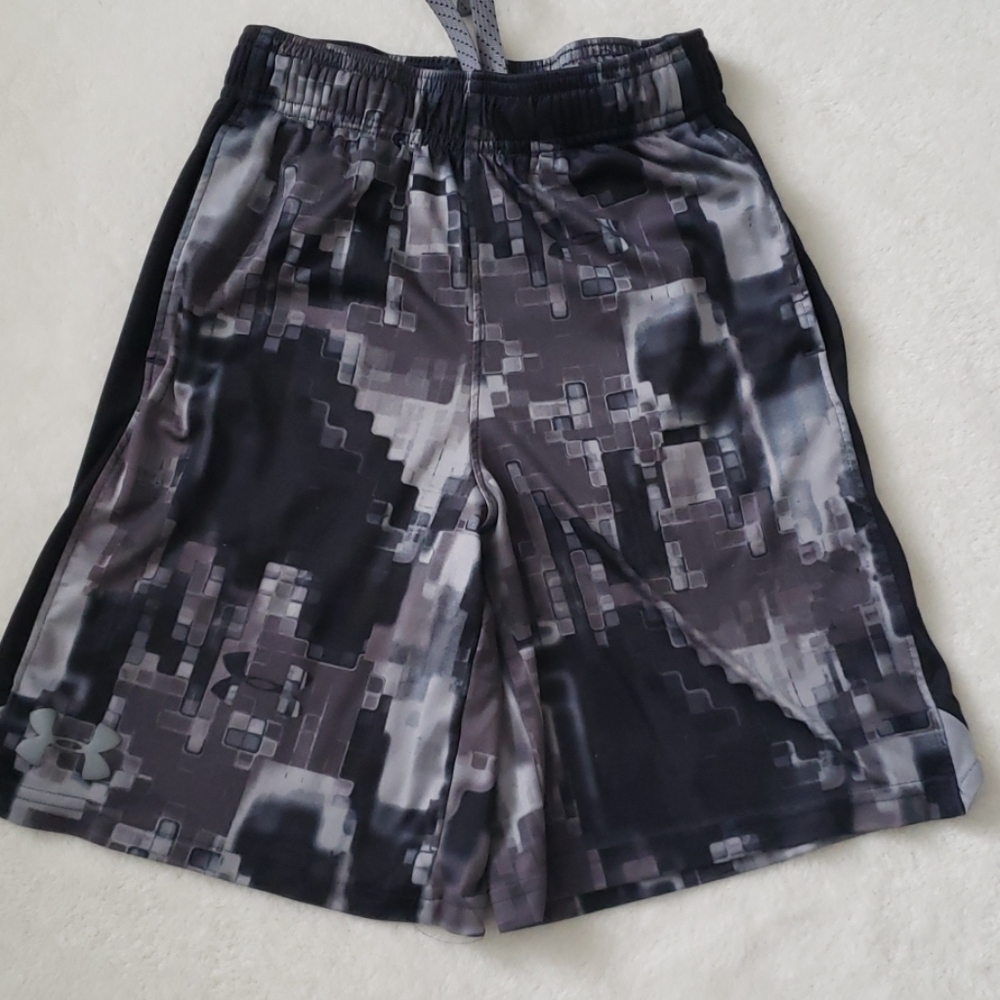 Boys UA shorts